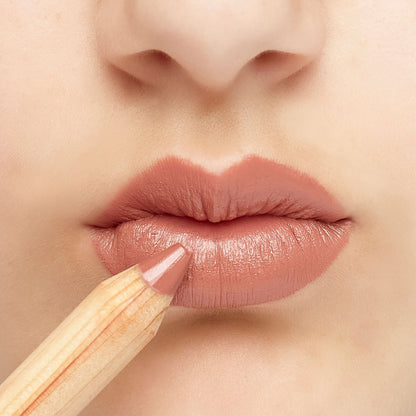 Lipstick Crayon in Caramel Kiss Lük Beautifood
